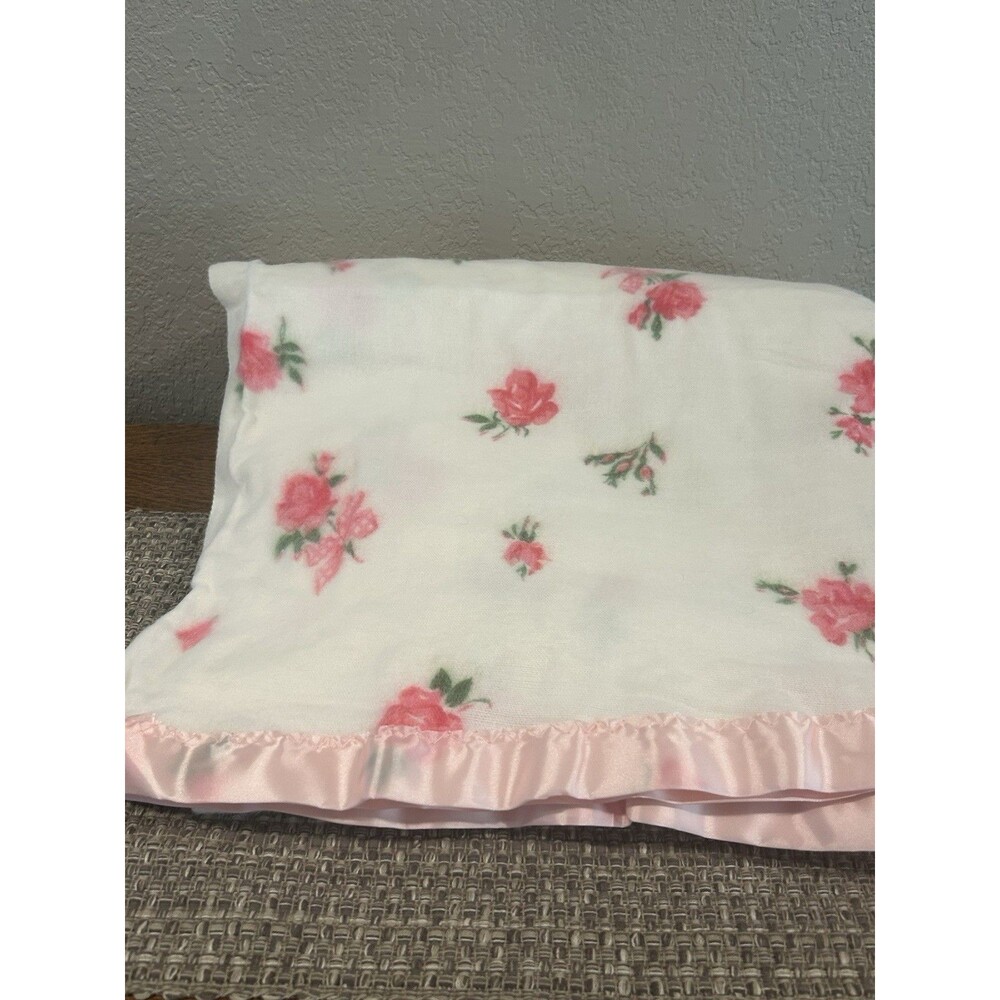 Vintage White Pink Floral Satin Trimmed Bed Blanket Twin Or Full 72”x 84”